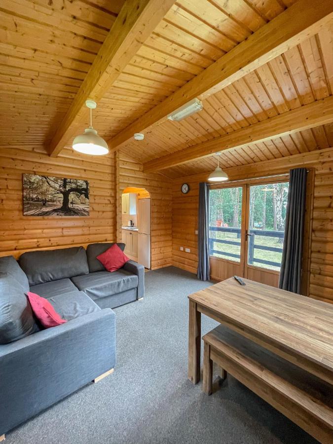 Avon Tyrrell Outdoor Activity Centre Villa Bransgore Екстериор снимка
